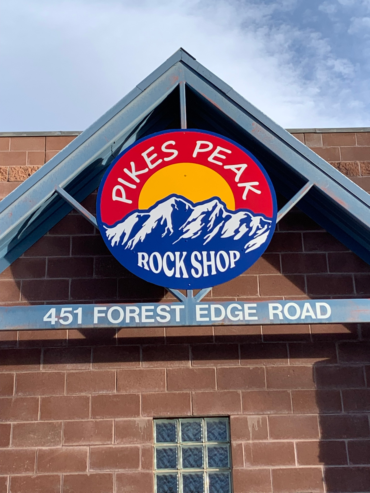 Pikes Peak Rock Shop - 451 Forest Edge Road